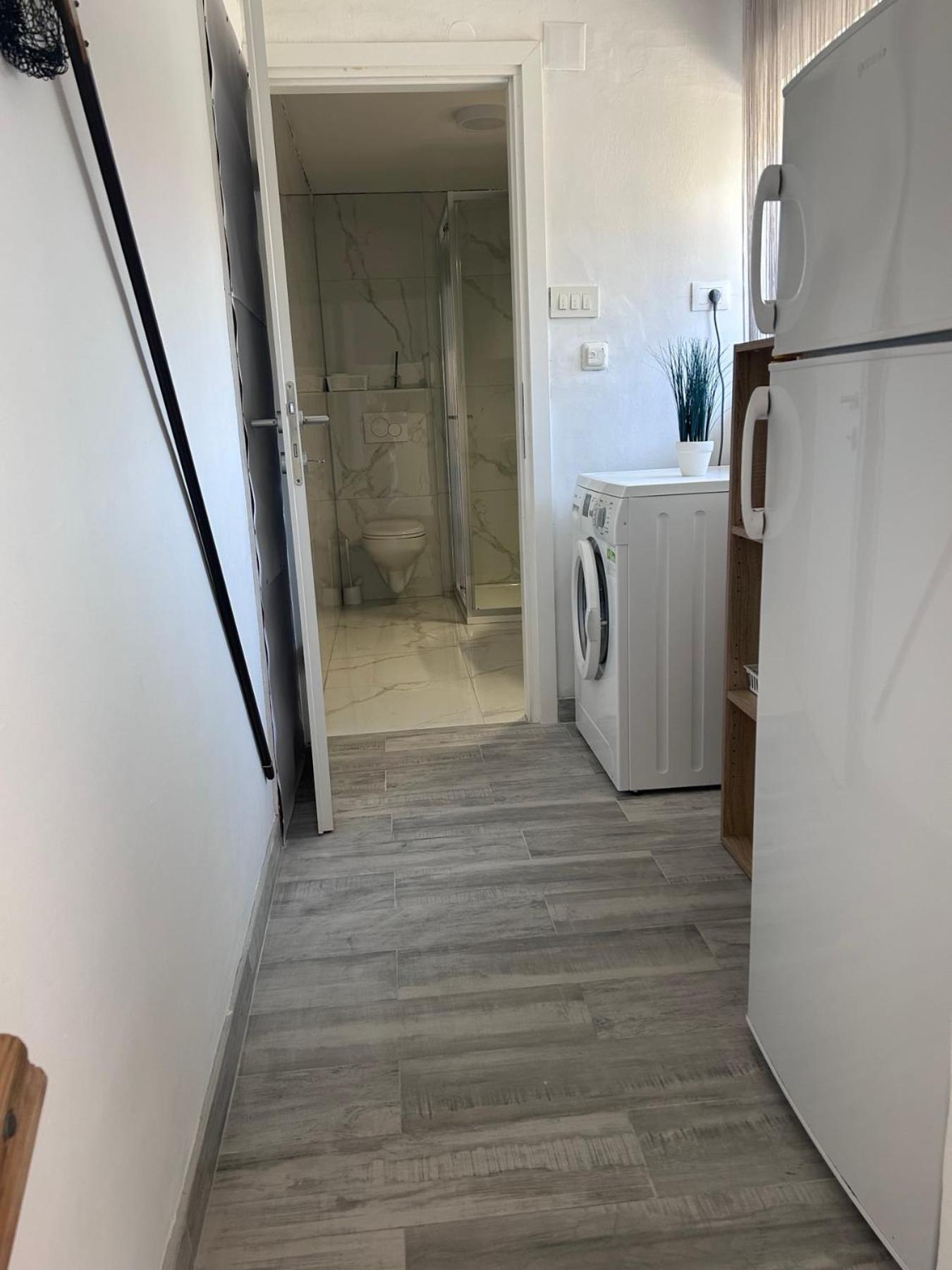 Apartment Jonas ロヴィニ エクステリア 写真