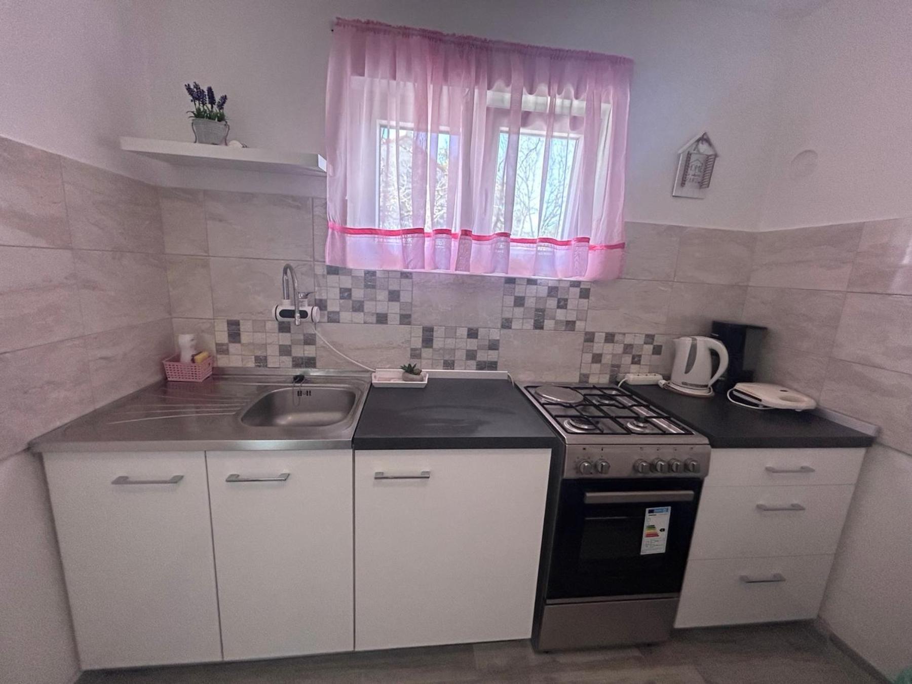 Apartment Jonas ロヴィニ エクステリア 写真